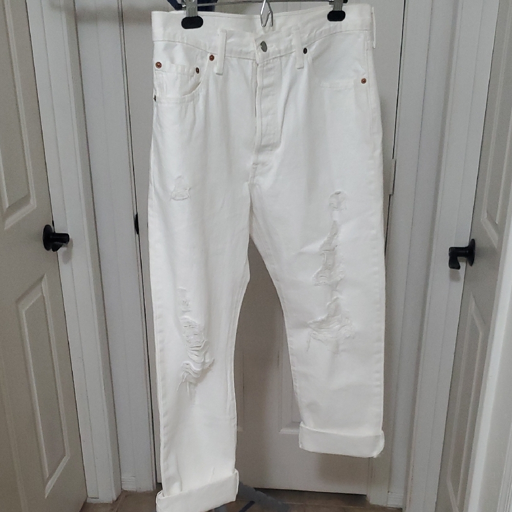 Levi's White Relaxed Fit Distressed Jeans